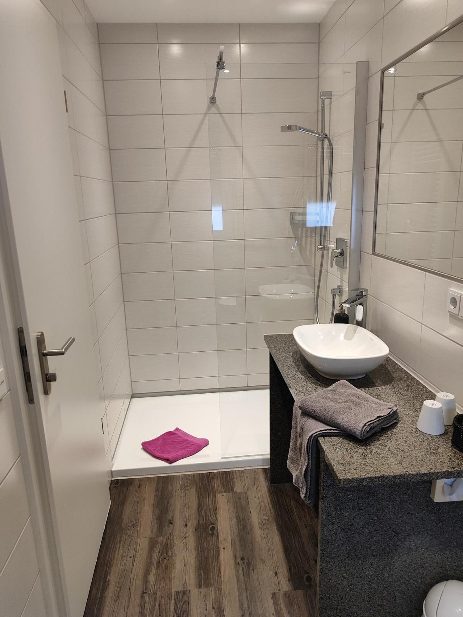 Hotel Gaestehaus Stock Zimmer Trueffeleckle Friedrichshafen Exterior photo